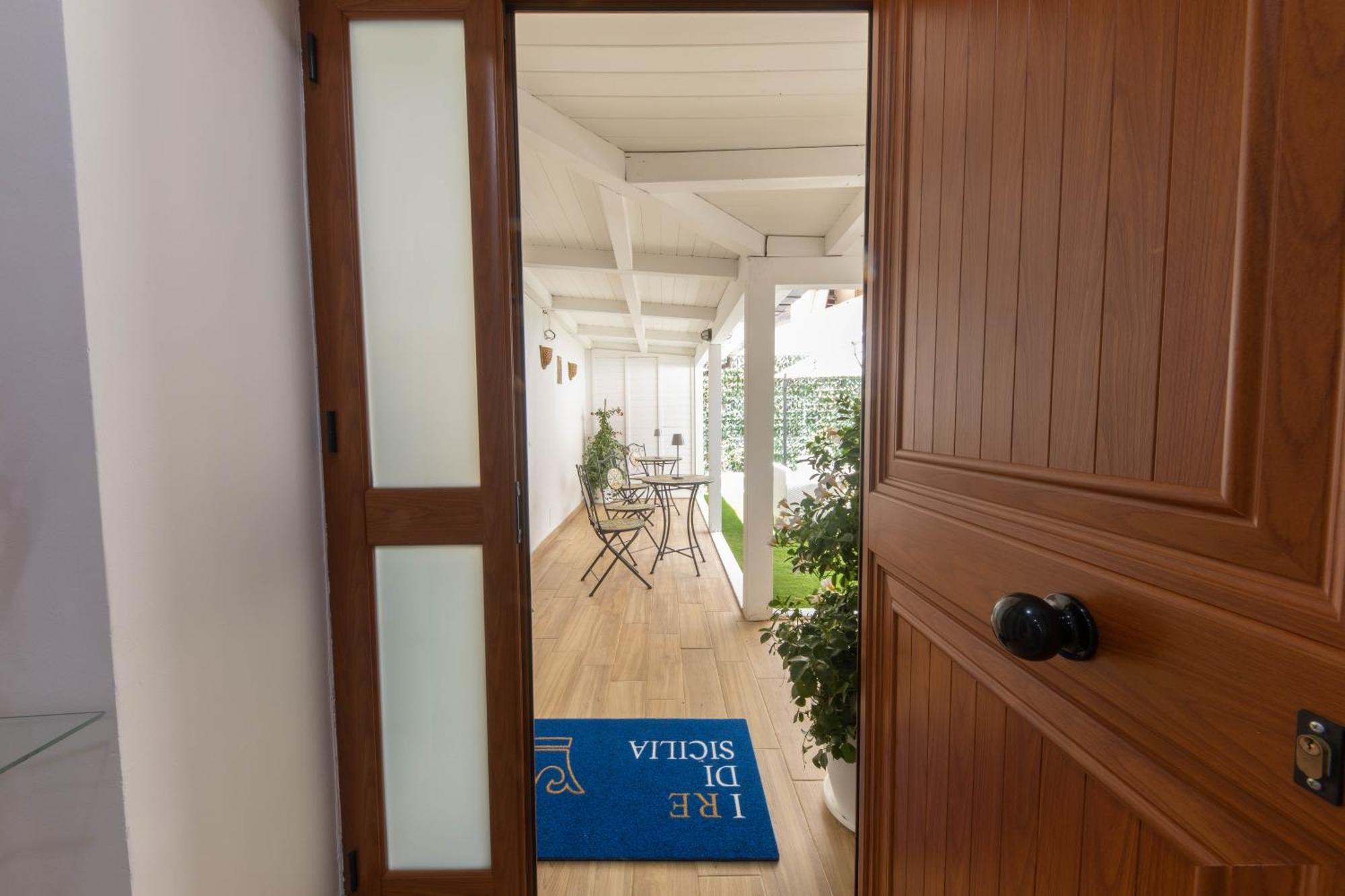 I Re Di Sicilia 2 Apartment Палермо Екстериор снимка